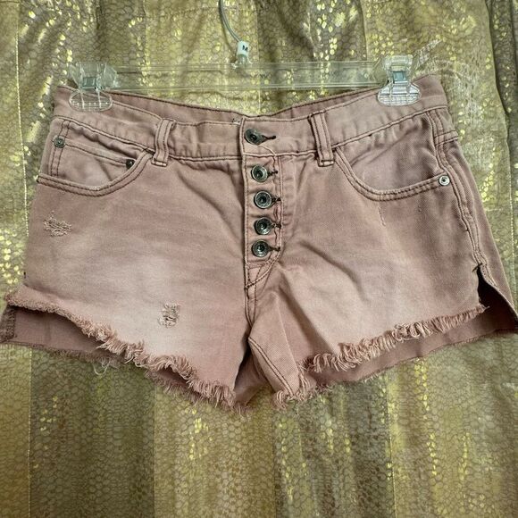 Free People Runaway Mauve Pink Faded Low Rise Distressed Jean Shorts Size 26 - Picture 1 of 9